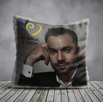 Футболка "як у Зеленського": як у світі поширюється тренд на все українське (фото)